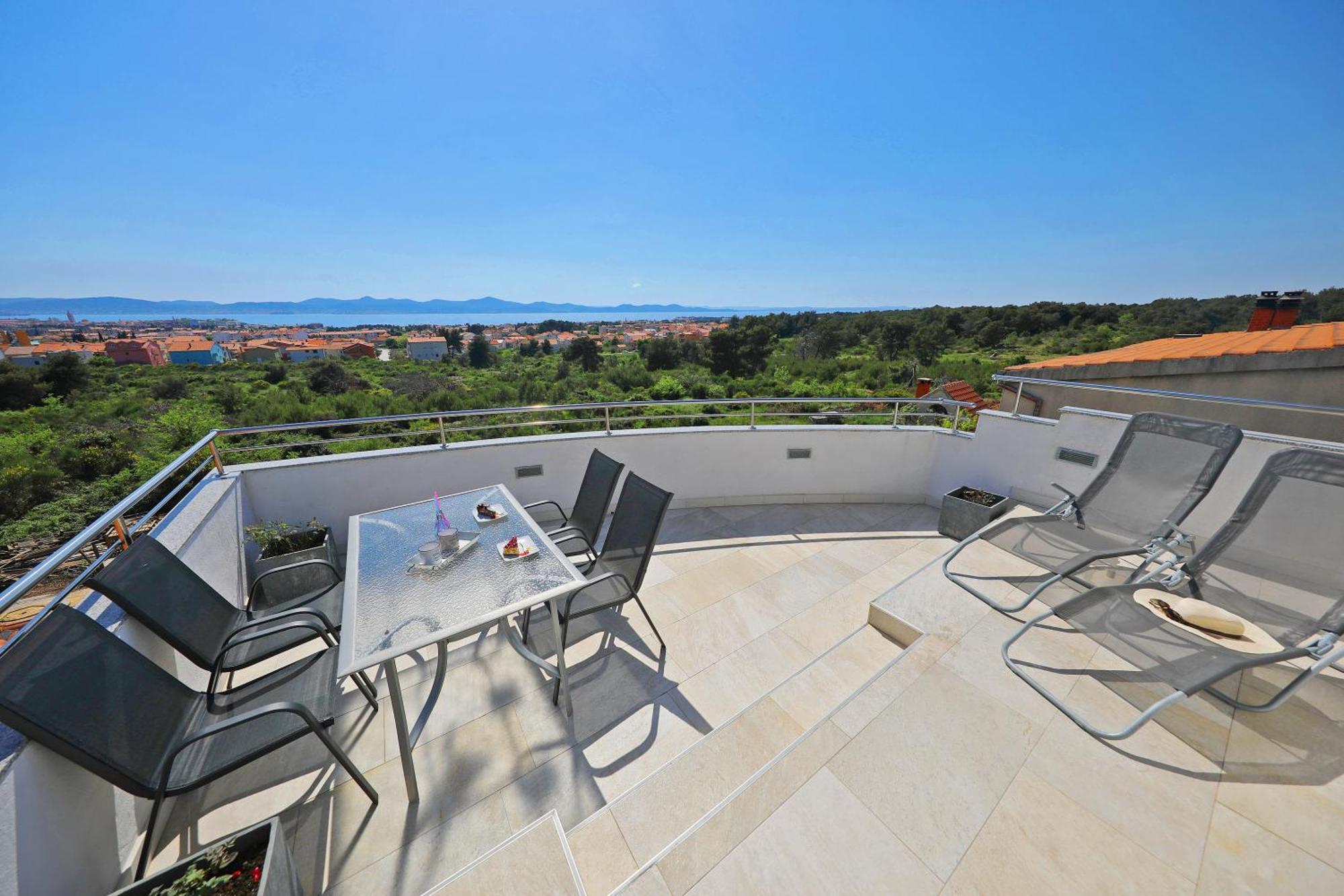 Magic Blue Sky Apartment
